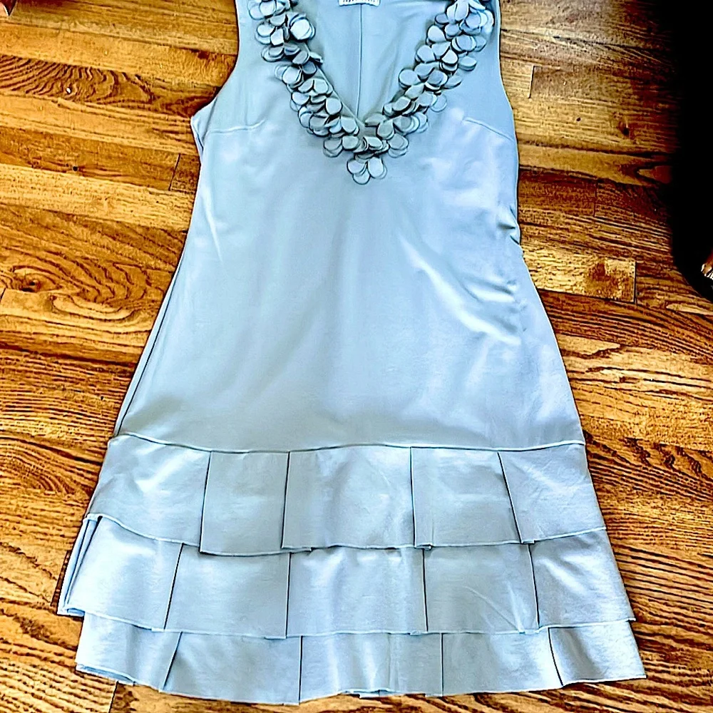 🔥NWOT EuropeanStyleItalyStunning DressTimelessDesignFigureFlatteringSoftGreyM/L - Picture 3 of 13